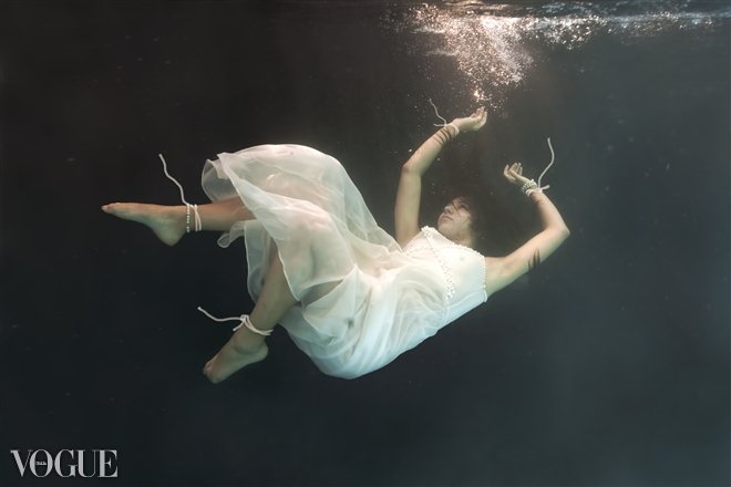 under water photo